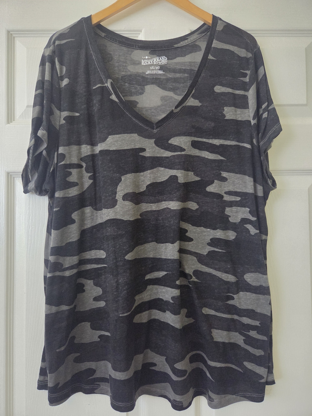 Lucky Brand Gray & Charcoal Camo V-Neck Tee Women's 3X